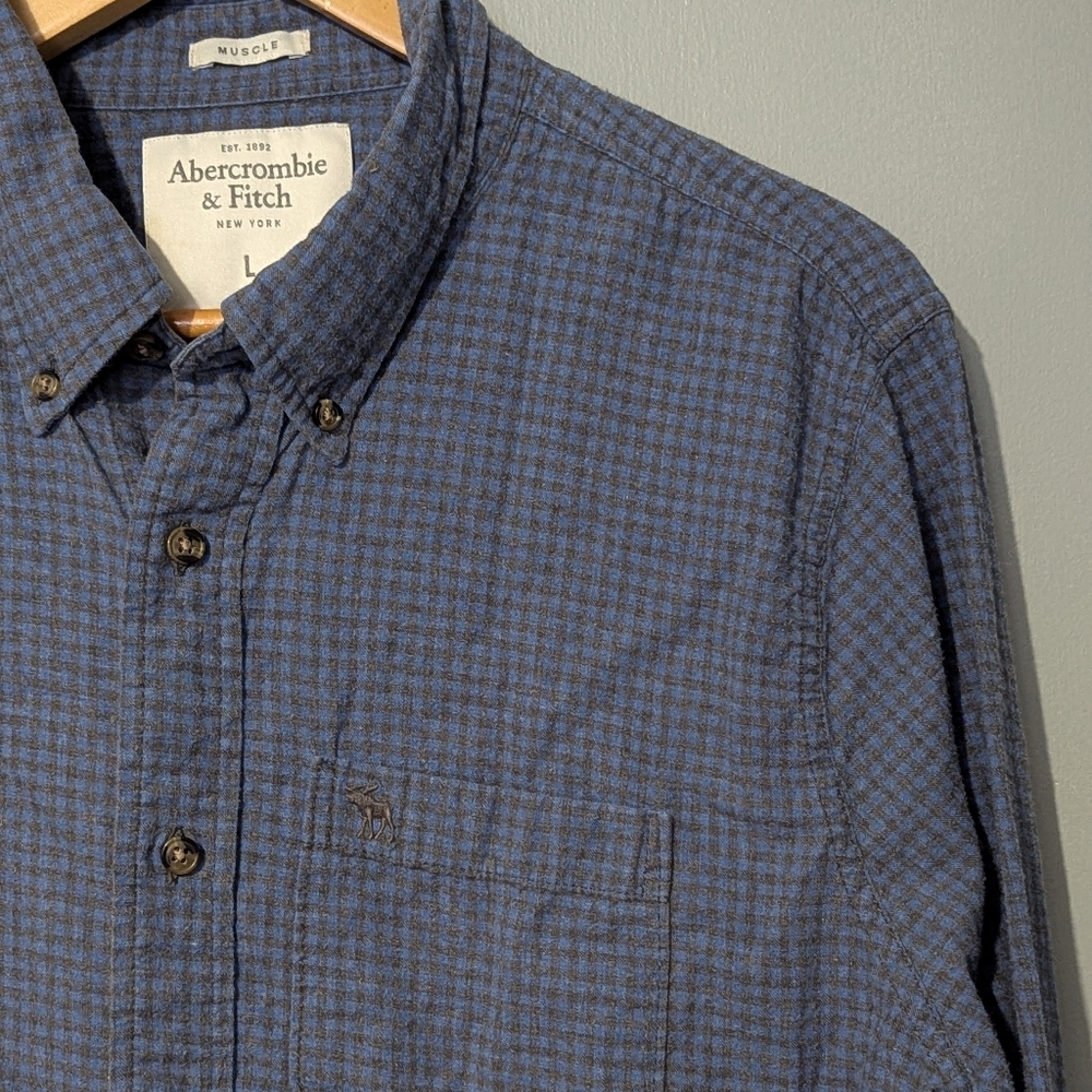 Abercrombie & Fitch Navy Plaid Men's Large Casual Flannel Button Up Shirt‎